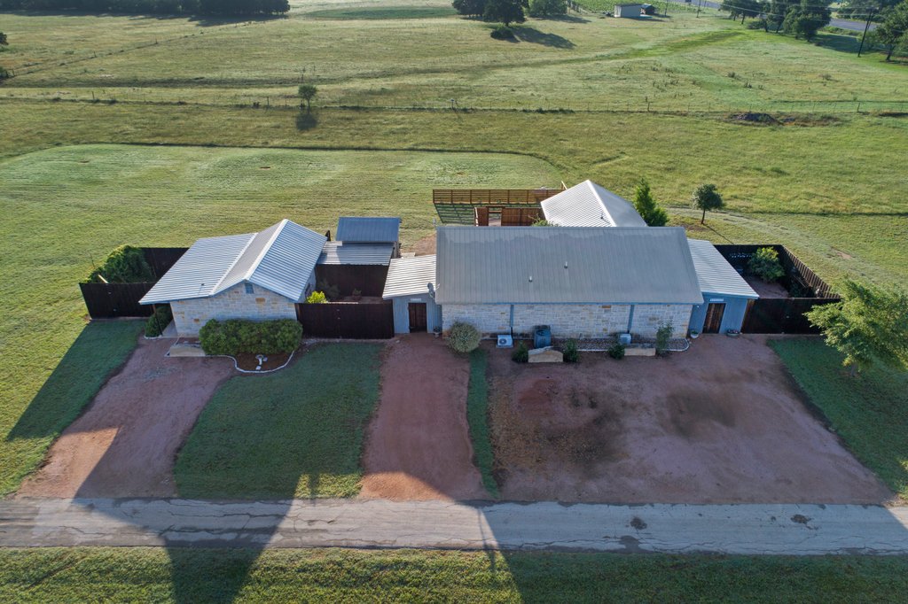 AbsoluteCharmRE's tweet photo. Are you looking for a PRIME Texas Wine Country location?! You've found it.
8738 E US Hwy 290 Fredericksburg, TX
19 ACRES in the heart of Wine Country on E US HWY 290 and only 6 miles from Fredericksburg.
#winecountry #investment #absolutecharm #realestate #realtor https://t.co/Q0UMX5stMI
