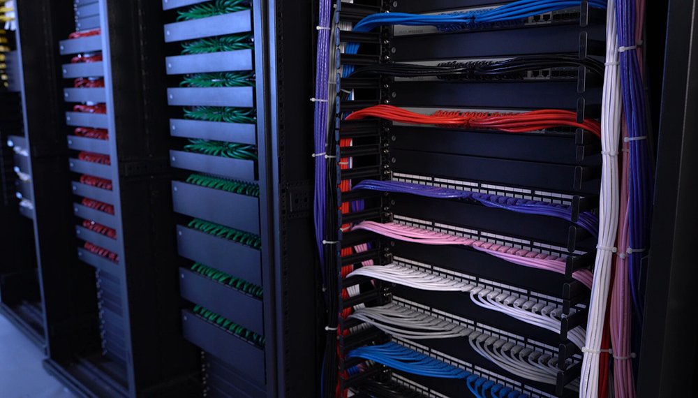 WxqChloe's tweet image. Organized, that's enough. #CableManagement #CopperCabling #DataCenter