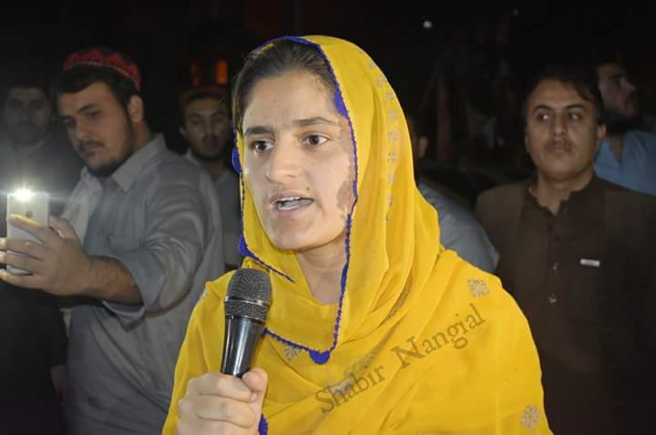 Pashtunkhowa's tweet image. #PTM Female Worker @WrrangaLunri2 Addressing the Protest Against #Wana Attack.
#QuettaProtest
@sanaejaz2 @mjdawar
#StopUsingTalibanAgainstPTM