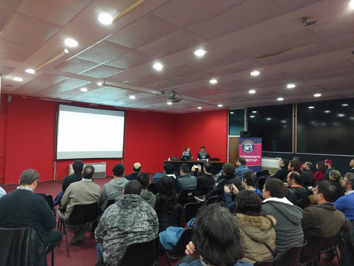 Famfinho's tweet photo. En el #Meetup de @PrestaShop, Luz de @nubiok nos cuenta como vender productos al exterior y realizar los cobros de los mismos
#prestashopBA https://t.co/g6J5w4EcnM