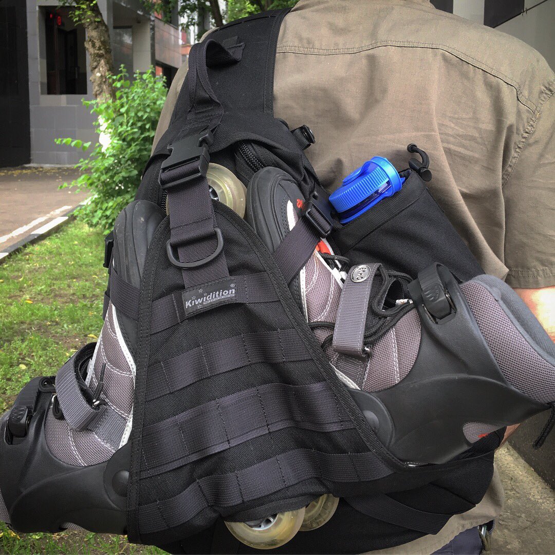 kiwidition's tweet photo. Mauru™ sling backpack. There is a place even for rollerblades and not only.

#kiwidition #mauru #sling #backpack #rollerblades #edc #urbanjungle #tactical #tacticalgear #gear #camp #trek #hike #bushkraft #journey #adventure #everydaycarry #camping https://t.co/8YHzjTgwGS