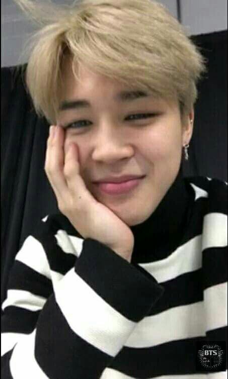 ParkJsProperty_'s tweet photo. En el #ARMYSelcaDay no me quería quedar sin al menos intentarlo😳😂 ni soy rubia ni soy tan linda como Jiminie but it's something😂 @BTS_twt https://t.co/tpmBE7VGoZ