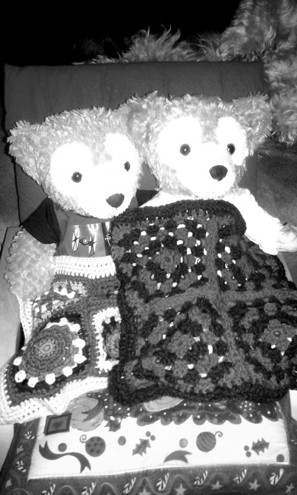 #7Days7photos I was nominated by <a href="/iamduffy/">Duffy</a> post Black/White for 7 days...

- No reason
- No humans

....Just furs!!!

Today I nominate no bear fur the challenge 

Day 5 me and DD watching telly , guess what mobie we are watching ........