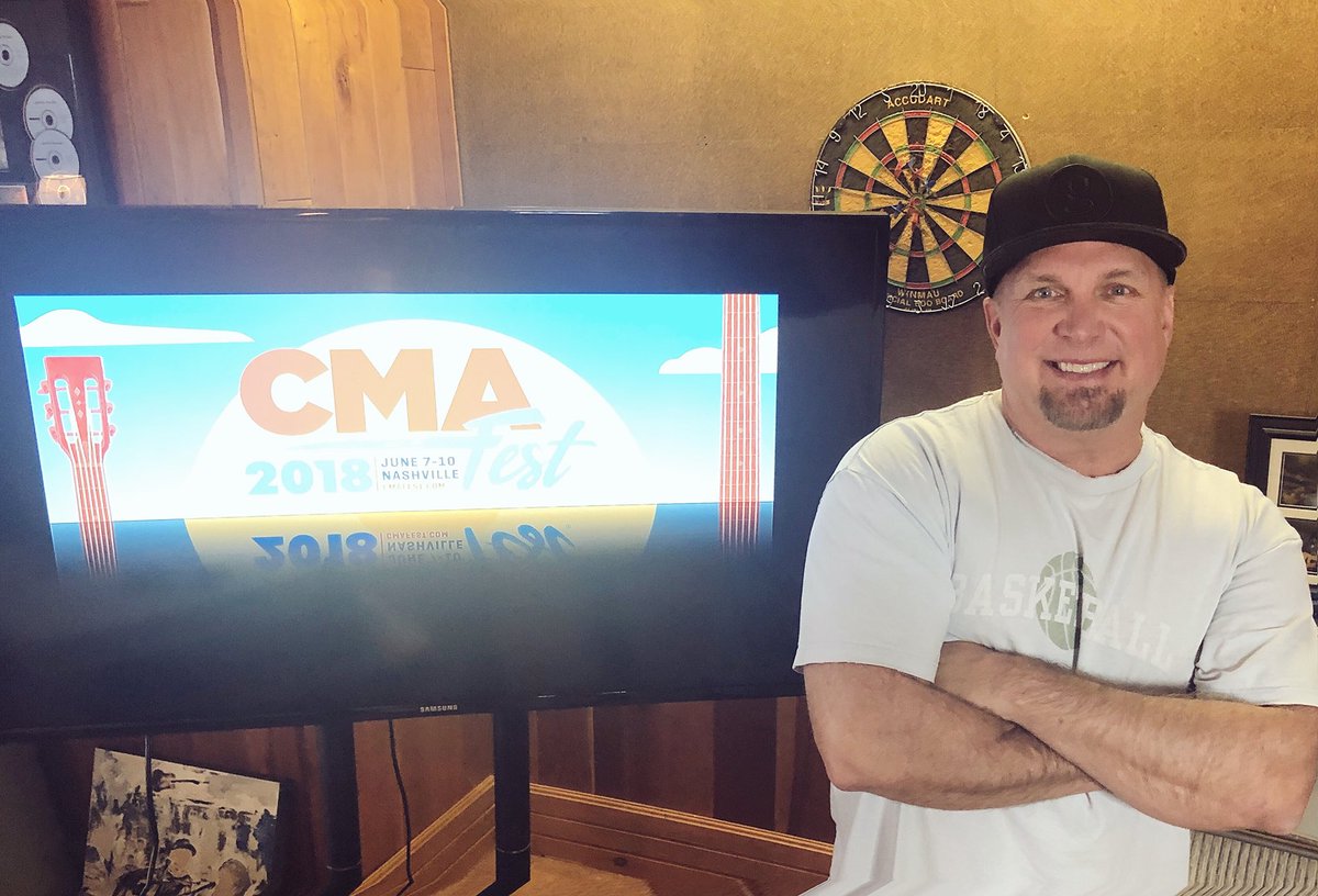 #StudioG is BACK for #CMAFest week! #TipOfTheIceberg!! love, g  Watch here: bit.ly/2xHCsdd https://t.co/dSaaXxf3gC