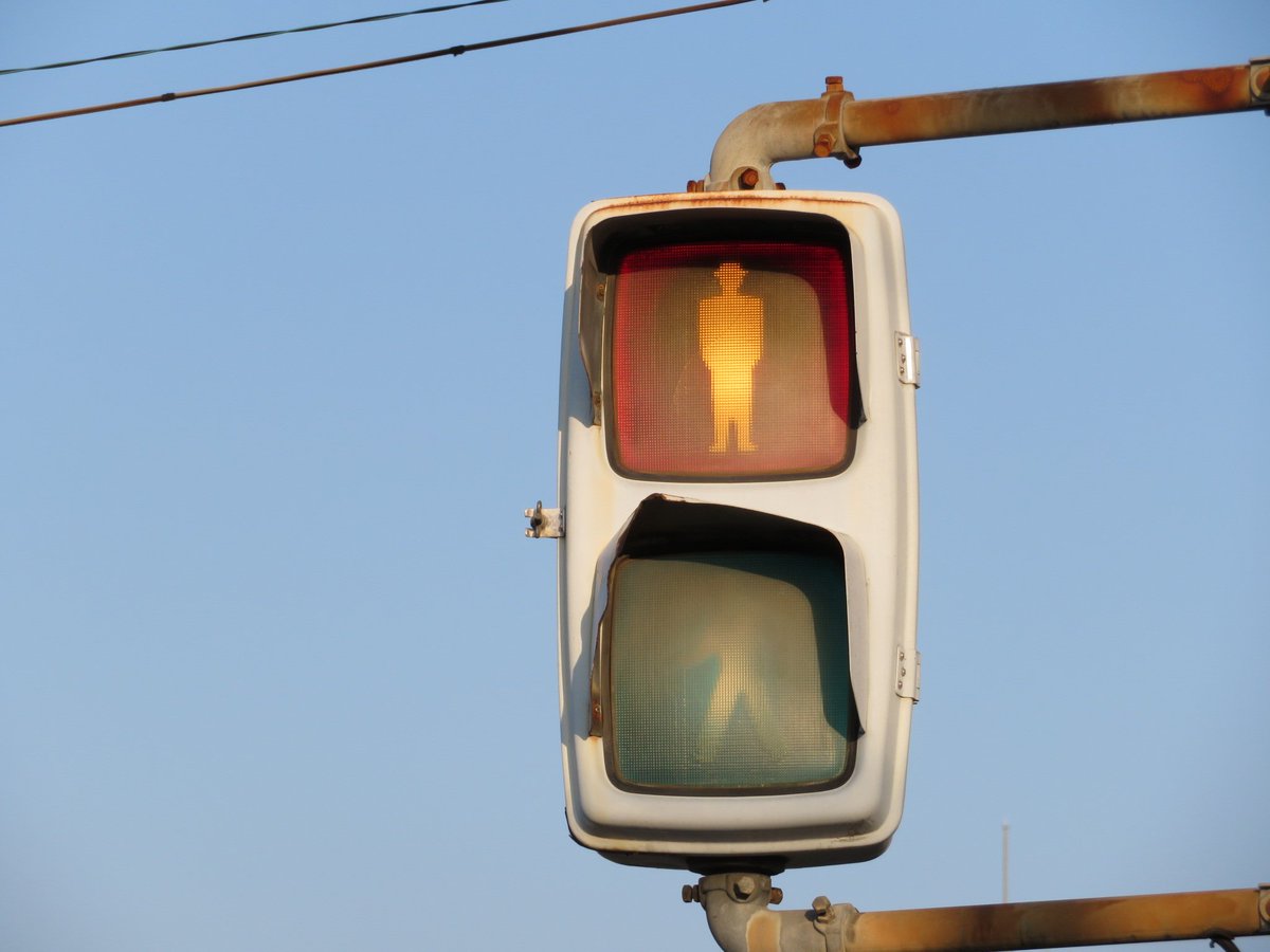 Shima Shima また強力なウイルスに感染してしまったようだ 信号機 関連の仕様書 警交仕規30号は 金属製歩行者用交通信号灯 形式 人形 これは昭和56年8月のちょっと古いやつ 信号機 警交仕規