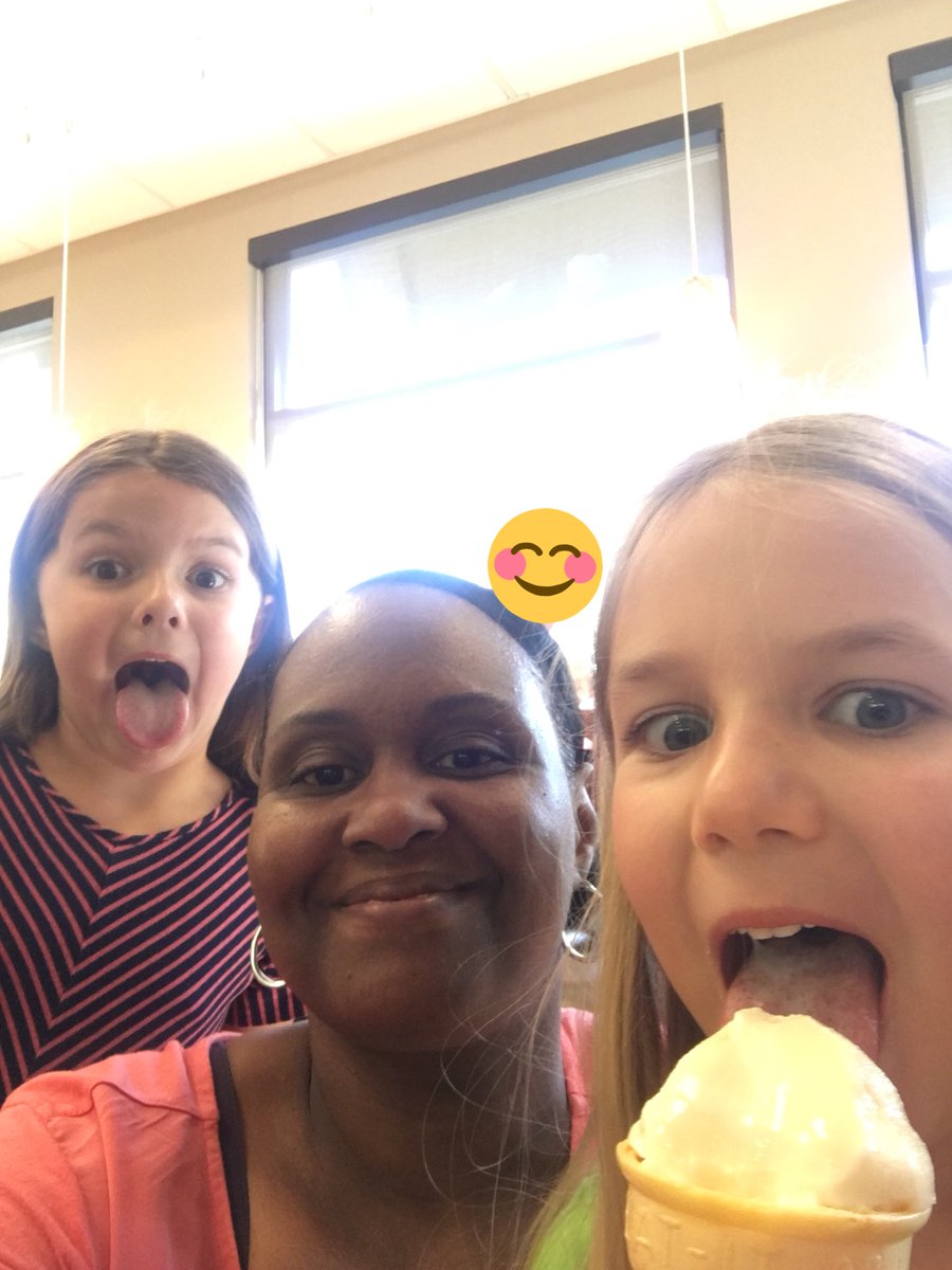 TraceyLipkins's tweet photo. Had a great time at Chick-Fil-A with my students! #teachertreasure https://t.co/rBaNP6S3L8