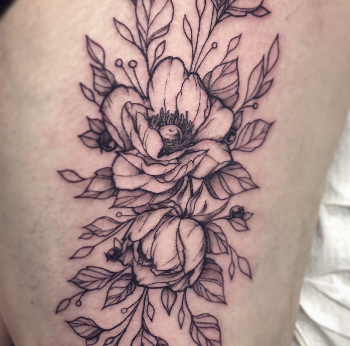 AdeptTattoos's tweet photo. One of the gorgeous floral pieces Cassie worked on at the @MTFhalifax in May! 🖤 we’re already excited for next year! 
@cassiecrimson
#adepttattoos #maritimetattoofestival https://t.co/BEdoSUkbb3