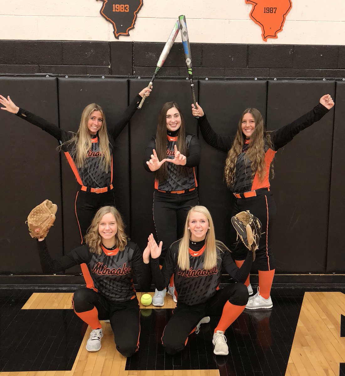 This is your 5 senior cow girls signing out. Thx for the mems country girls #killtheirchickensnextyear 🐄🎤🏇🚜❤