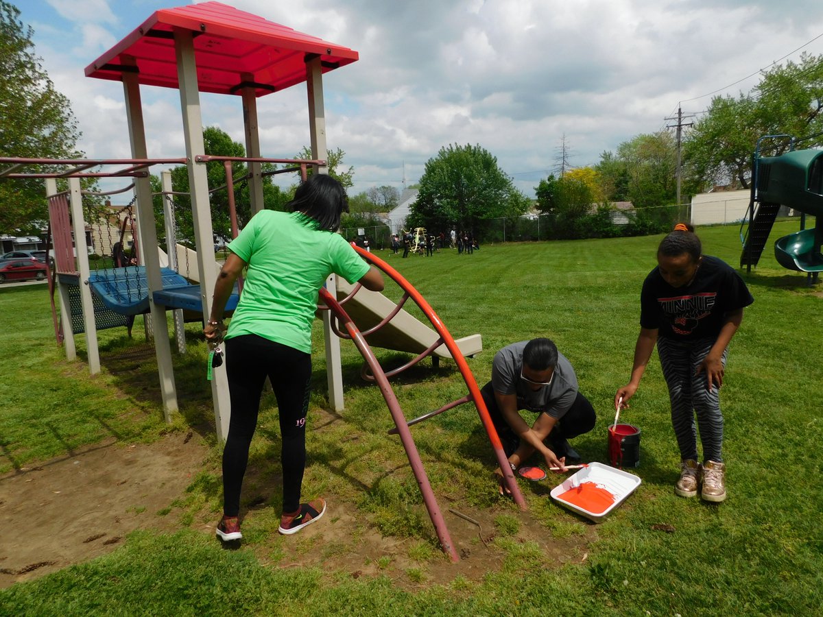 On Saturday, May 19, 2018, Lambda Phi Omega Chapter and volunteers joined other chapters around the world to participate in 1908 Playground Mobilization Day. Locally, we cleaned and beautified Southgate USA Park in Maple Hts, Ohio. #AKA1908 #AKAImpactDay #theprogressivechapter
