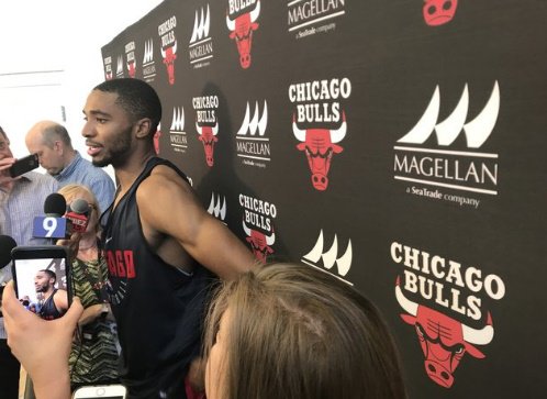 BullsNationBR_'s tweet image. O SF Mikal Bridges, da Universidade de Villanova, esteve em um workout com o Chicago Bulls hoje, e afirmou que se encaixa perfeitamente nesse núcleo. Ele mostrou entusiasmo quando citou a intensidade defensiva na qual, ele sempre trás à quadra. #draftwatch