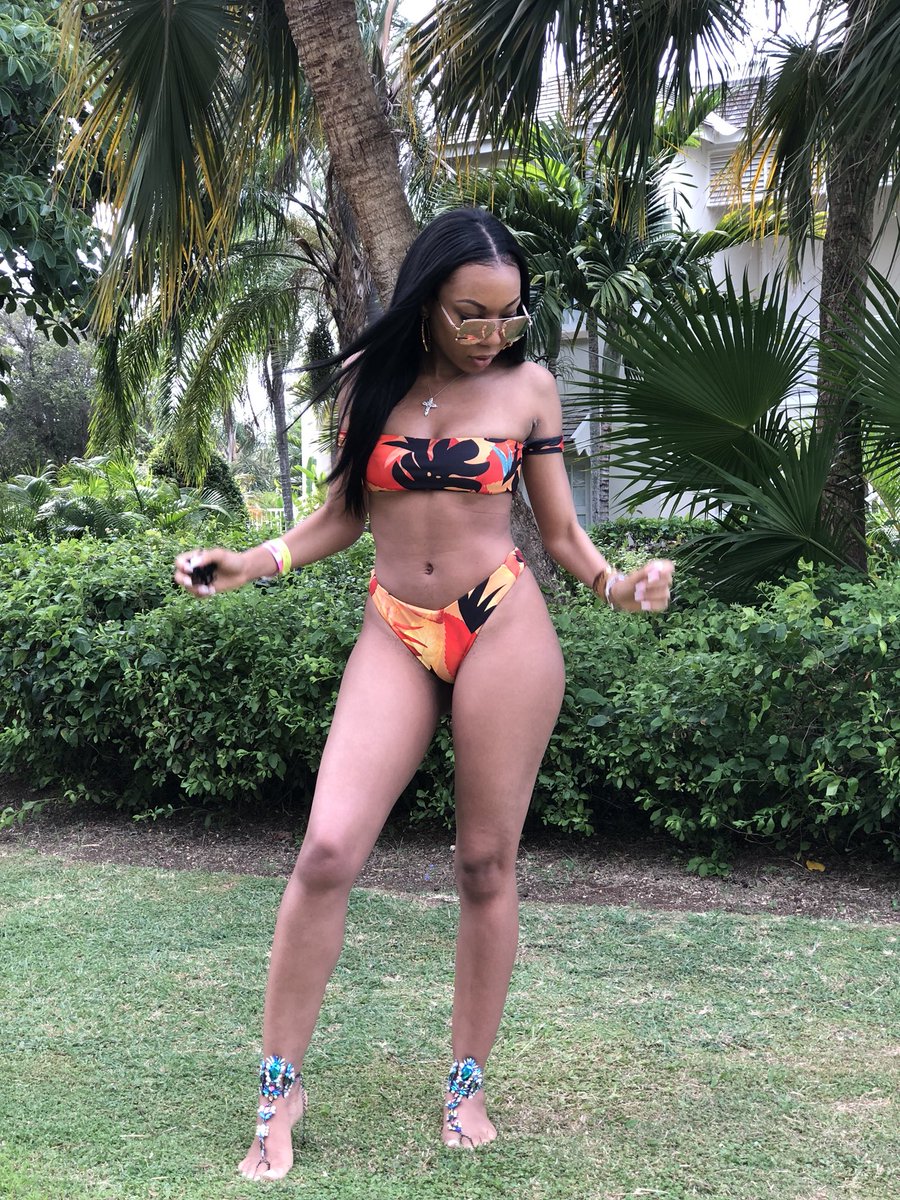 MemeBeKillenEm's tweet photo. Little taste of #BleuWeekend https://t.co/PZCLWdGUwc