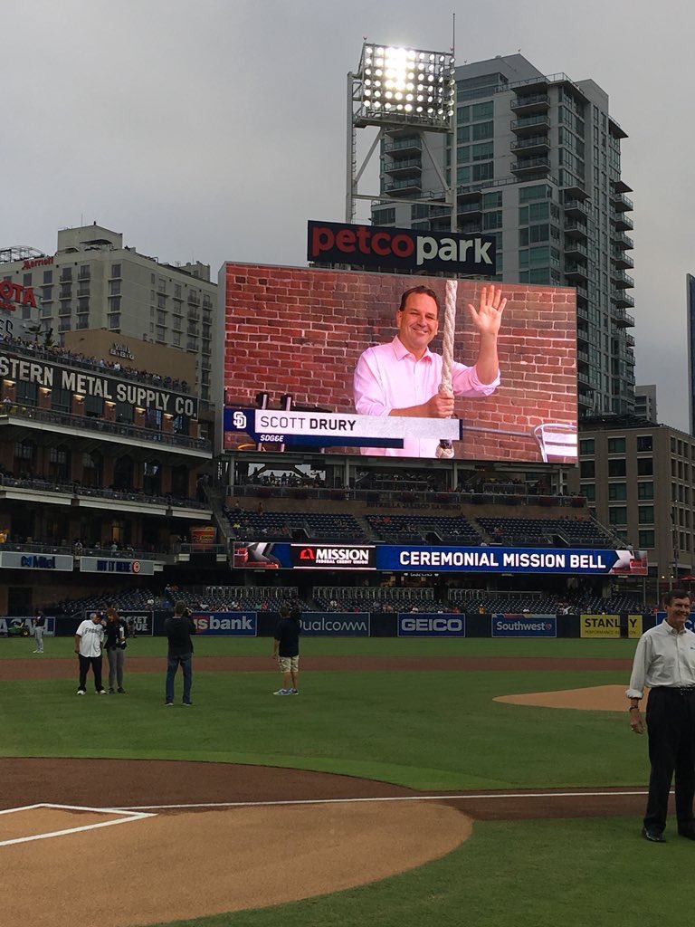 Nhu_SD's tweet photo. RT @SDGE: Ringing the mission bell to kick off the @Padres game tonight! Our President Scott Drury checked that off his bucket list! #EEI2018 #SanDiego #CleanSafeReliable https://t.co/MQ8FqDCw04