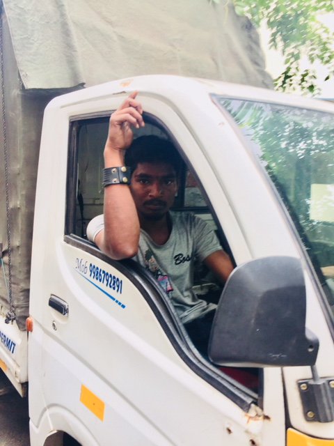 kash4s's tweet photo. @blrcitytraffic  you have an outstanding head constable Mr. Sunil V.K  who immediately came to rescue me after dialing 100 for a hit and run case. He helped me recover my vehicle loss and punished the accused without DL to prevent further potential accidents . https://t.co/9wvNBWrjXc