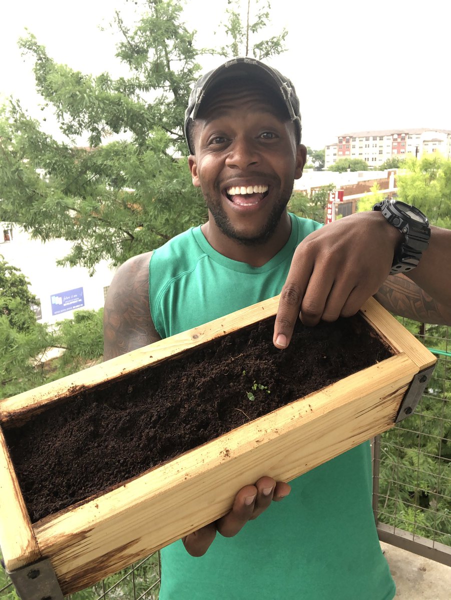 FitMenCook's tweet image. Can I brag?! I’m 1 week into growing my own herbs &amp;amp; they haven’t died! 😂 Even better - they sprouted!! #wipemedown #killingthegame #greenthumb