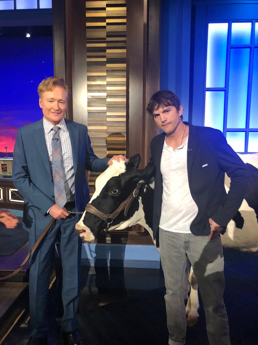 Fun all around with Molly the cow and @TeamCoco. Tune in tonight at 11/10c on @TBSNetwork #TheRanch https://t.co/NfepjFwAOy