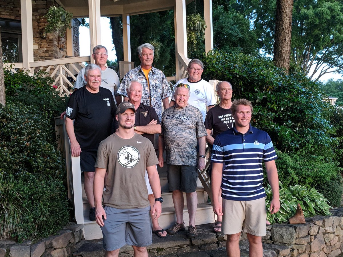 ryan_matz1's tweet photo. Great night with some Old Grads and future Black Knights. Excited to start July 2nd! @ClaytonCribb @WECribb @ArmyWP_Football #LongGrayLine #GoArmy #BeatNavy https://t.co/CH6rjsefYF