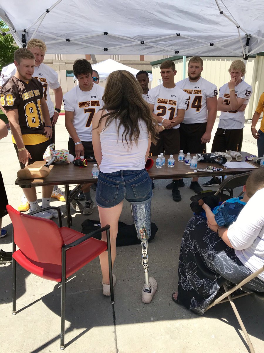 wyoshrinebowl's tweet photo. New friends... #wyshrine https://t.co/nqngF4LEfz