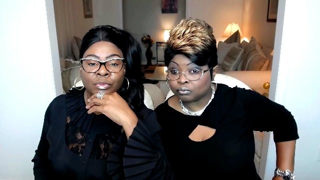DiamondandSilk's tweet image. The Philadelphia Eagles need to change their name to the Philadelphia Chickens... Why? True Eagles fly high with confidence not chicken out from going to the White House because they were told to stand for the flag.  #Scaredycats
