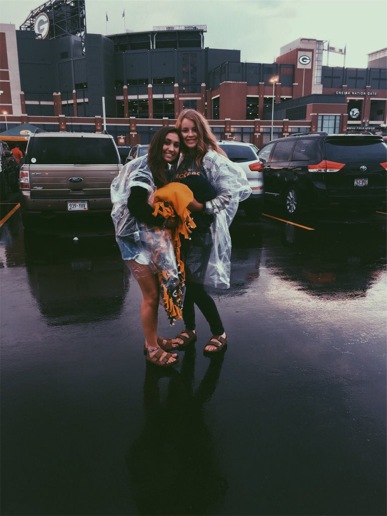 jonelexi's tweet photo. Happy birthday Al huht❣️💕😻love our study hall chats have a great rest of your day love and miss you lots!!! :-)) https://t.co/6QYubfphrf