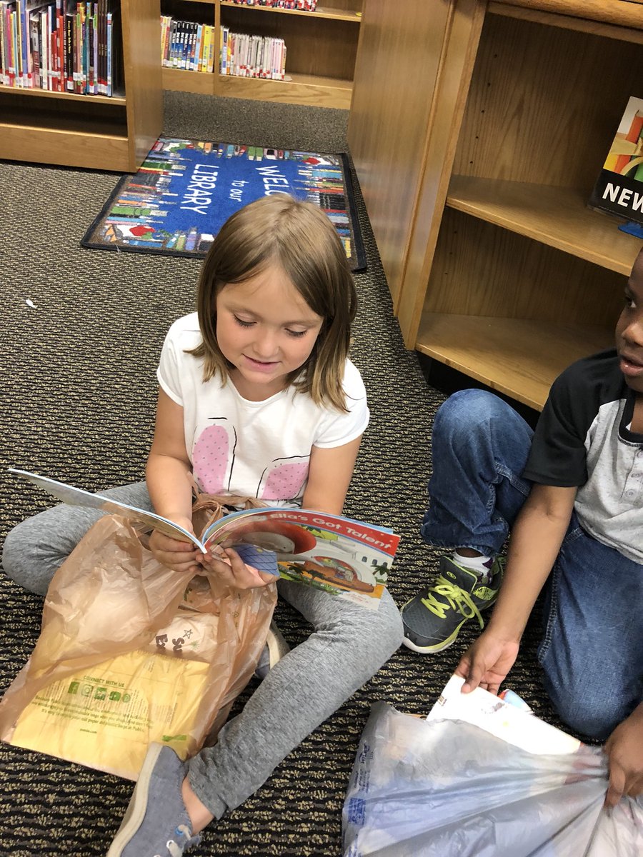 LBNELibrary's tweet photo. Thanks to our R2 Ready to Read Program we got some great new books...and we canβt even wait until summer to read them!πβ€οΈπ#lbne #beeslovebooks #R2ReadyToRead #richlandtwo https://t.co/1xVnQiqPFp