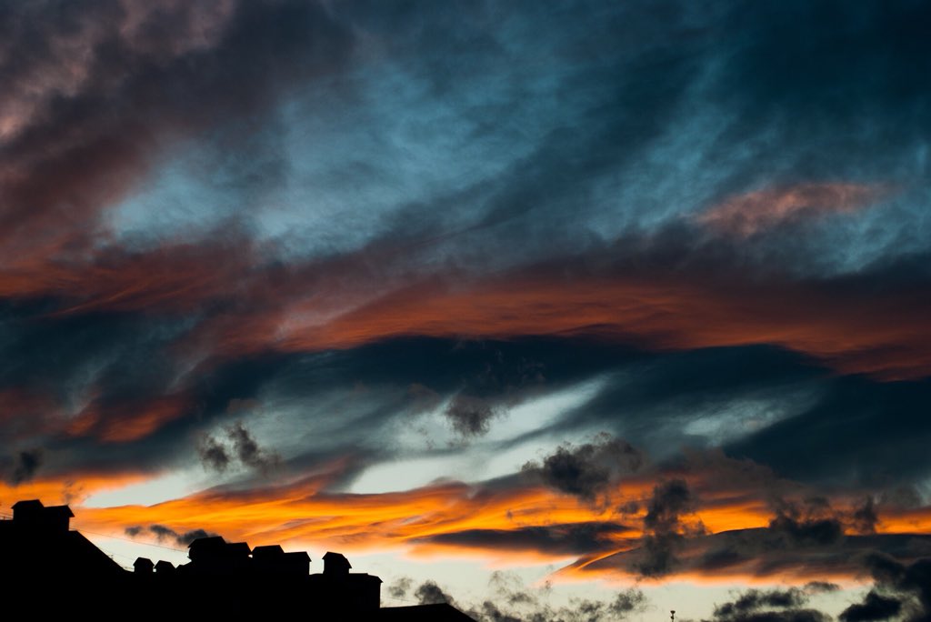 richinframes's tweet image. 💙🍊🔥💕+ 🌆🌅 =
Colorful Sunset Aesthetics
