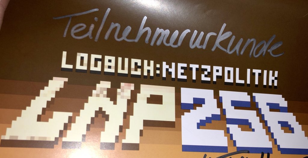 derPUPE's tweet photo. @annskaja @_noujoum @me_netzpolitik @lindworm @KC_Schmierwurst @Lettebowskie Es war mir  Freund und Ehre zugleich   .... und wer mich kennt: fuer Zertifizierungen &amp; solche #LNP256 Teilnahmeurkunden würd ich mich sogar zum Gemüse machen lassen. https://t.co/kYs6cAPP7Z