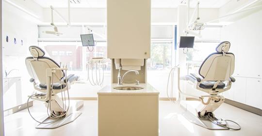 ToothFairyKids's tweet photo. 5 Trends in the dental industry for 2018

From 3D printed prosthetics, to the multiplication of group practices, #2018 is predicted to be an exciting year in dental trends.
https://t.co/s9nCa8GbGi

#Stragetix #Dental #Trends

https://t.co/0DAweq2g0l https://t.co/nDAzj0IZFb