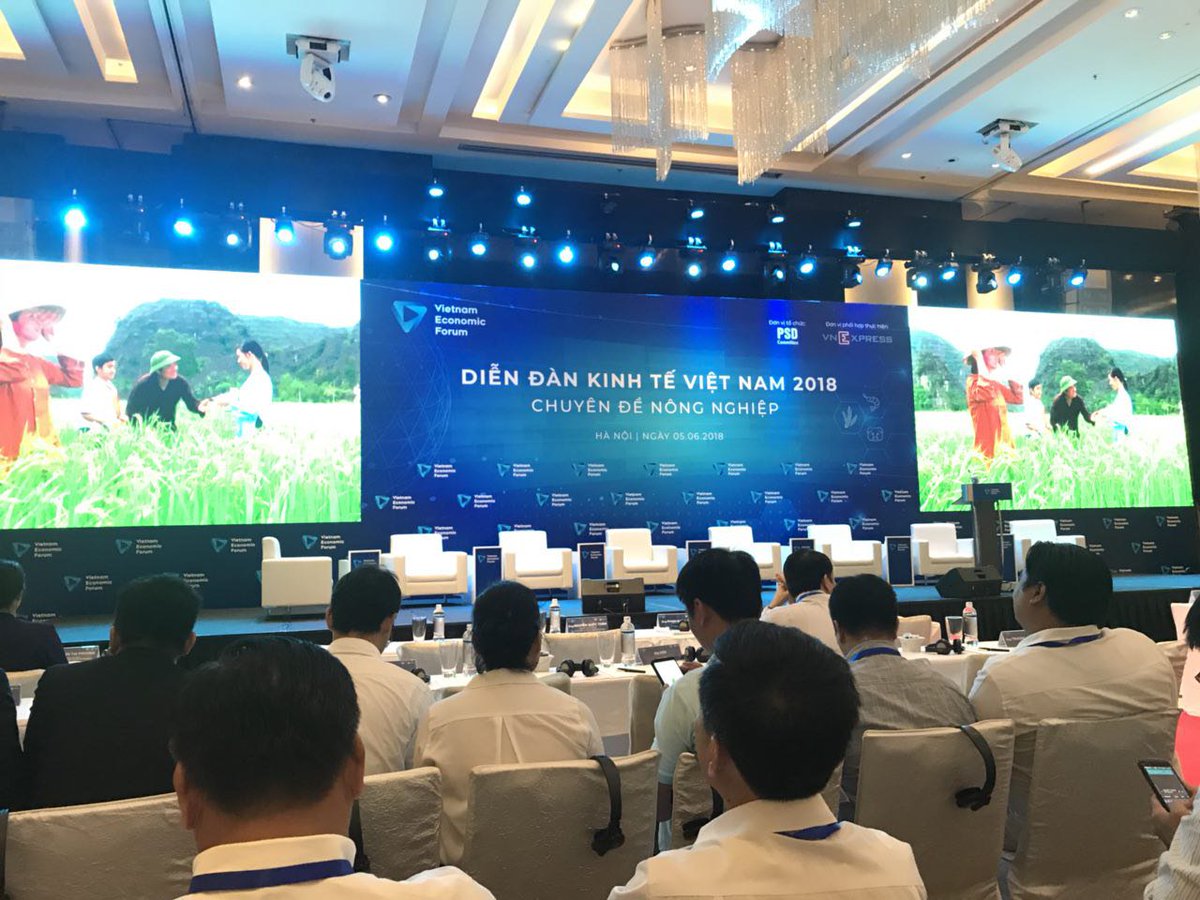 lina_network's tweet photo. BIG EVENT TODAY:
LINA IS ON STAGE,
LINA IS THE ONE REPRESENTATIVE FOR BLOCKCHAIN COMPANY ATTEND TO AGRICUTULRE FORUM !!
#LINA #Gotomoon #Vietnameconomicforum #linareview #agriculture https://t.co/E5EueQbHzr