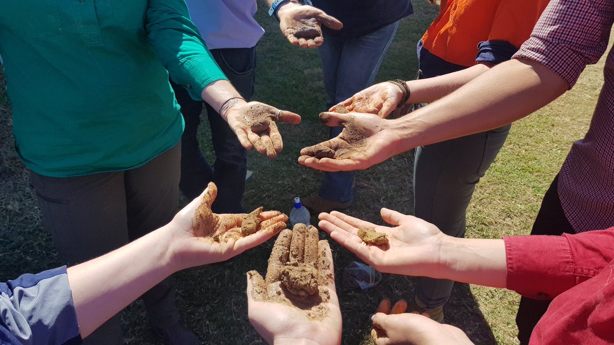 kaateelysee's tweet photo. @QldFarmers Reef Extension Grads getting our hands dirty at @NQDRYTROPICS in Bowen! #soilscience #soilconservation #highfive https://t.co/oN1AiAn5Ah