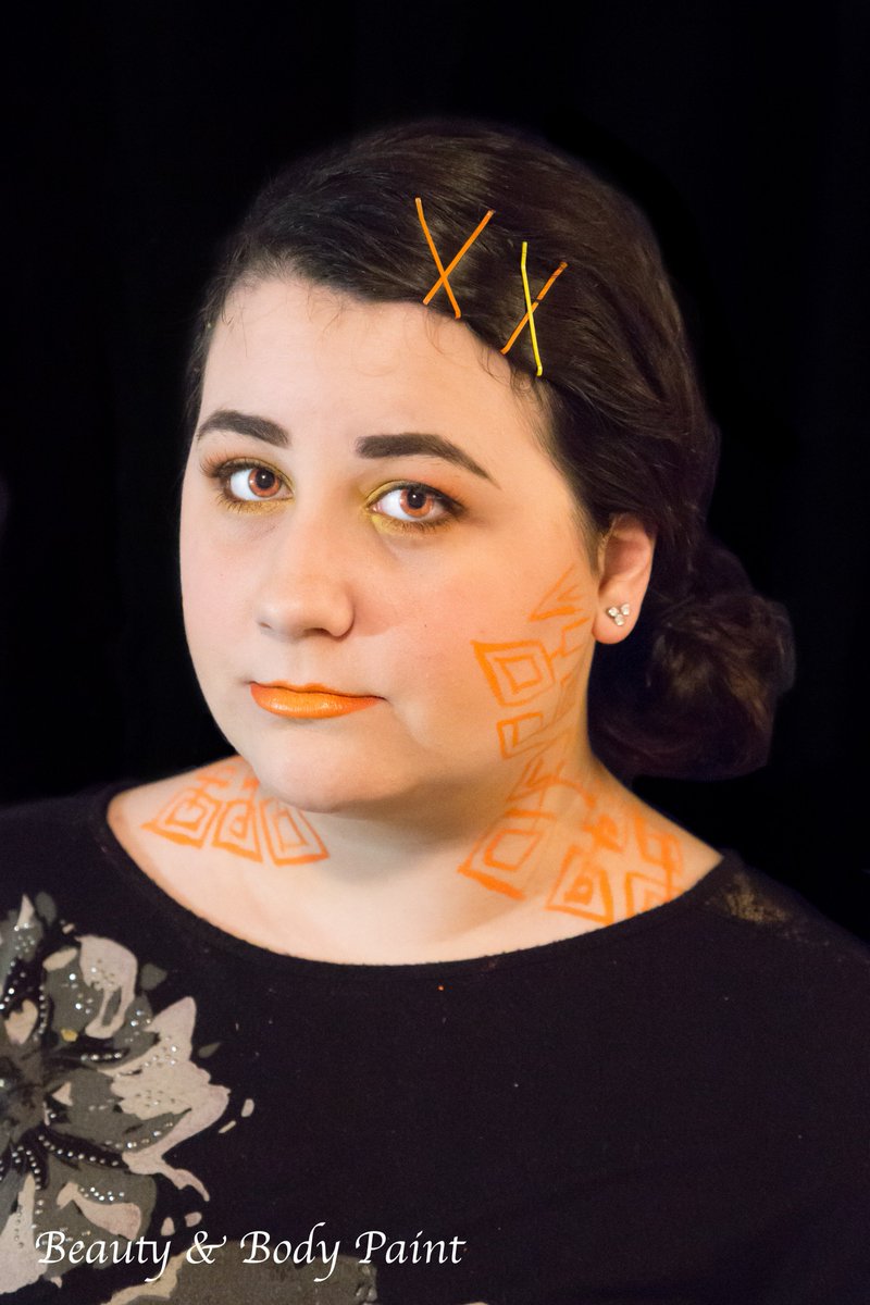 paradise95z's tweet image. #OperativeFive makeup! Five is my favorite operative for a few reasons so doing this look was special. I'm really into the orange eyes, but I think I might have gone overboard with the bobby pins XD @AeonDreamStudio #TTEOTS #TTEOTSxBTS #TTEOTSFA