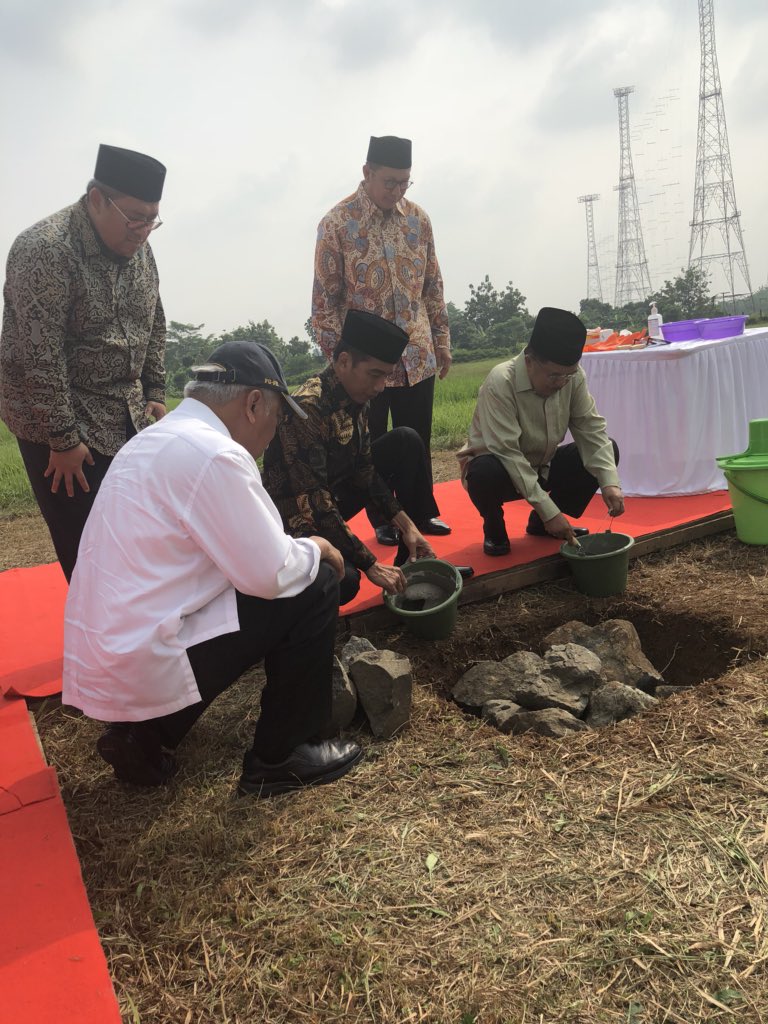 pramonoanung's tweet photo. Presiden @jokowi tgl 5 Juni 2018 meletakkan batu pertama pembangunan Kampus Universitas Islam International Indonesia (UIII) di Depok Jabar seluas 142 Ha. UIII akan menjadi Universitas Islam Yang modern, toleran dan berperan mencerdaskan bangsa #PendidikanIslamDunia https://t.co/hV8Ca0pPRw