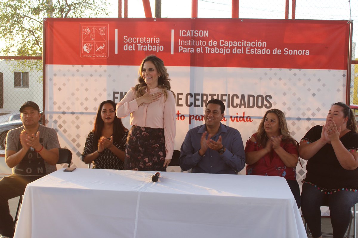IcatsonS's tweet photo. El @IcatsonS realizó el día de hoy la entrega de certificados a alumnos que culminaron su capacitación en Corte de cabello en la modalidad de cursos rápidos.

Te recordamos que las inscripciones para el trimestre julio - septiembre ya están abiertas ¡aprovecha la oportunidad! https://t.co/Ogndtb3UPe