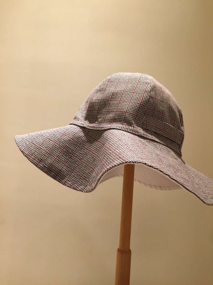 BY_OSAKA's tweet photo. 【WOMENS】
〈La Maison de Lyllis〉のチェックのハットが入荷しております。
是非店頭にてご覧くださいませ。
￥8,900＋税
#BYITEMSW https://t.co/qqvxNAU6Ja