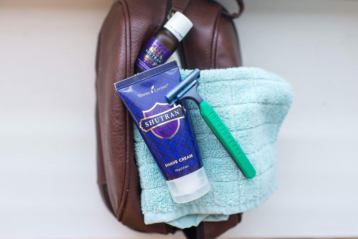 EssentOilyFun's tweet photo. Wondering what to gift for #FathersDay? #Shutran is amazing to help the guy in your life feel more #manly.
ylwithalycia@gmail.com for more on how to get yours at 24% off!
#ShaveCream #EssentialOilBlend #smellslikeawesome #notjustformen #youngliving https://t.co/23DECYeSO2
