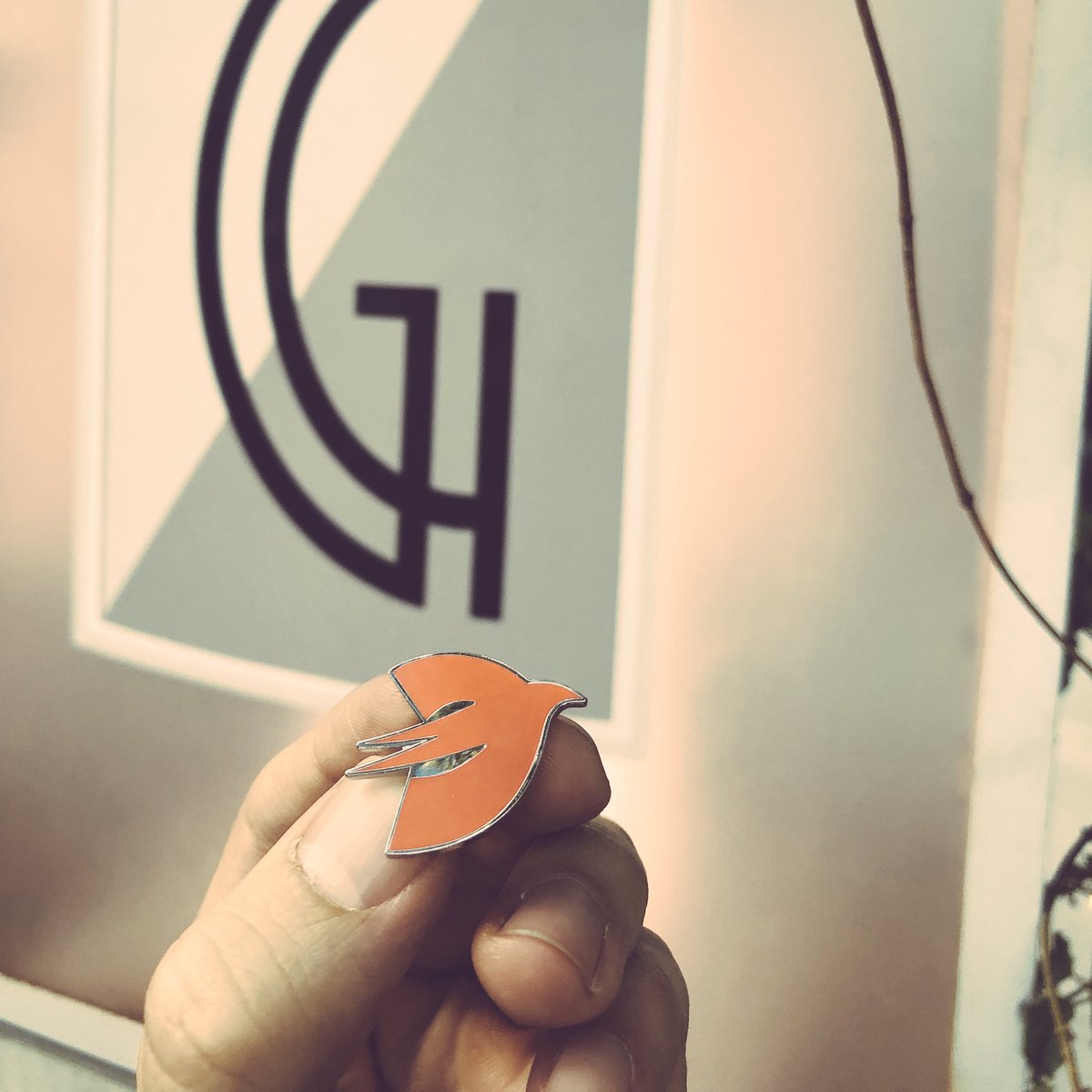 WuTang_Clang's tweet photo. We will be raising money for charity groups by selling $5 pins at the Firebase Party tonight. Find @AndyyHope, he’s wearing the white Wu-Tang Clang top. 🙌 https://t.co/APduUFTvZS