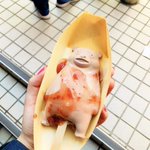 コレは確実に事件臭wくまモンのアイスにイチゴソースをトッピングしたらなんか危険ｗ