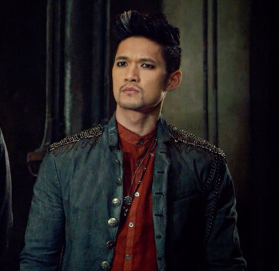 louistcraft's tweet image. EN SERIO VAN A CANCELAR ESTA SERIE Y PERDERSE DEL INCREIBLE ACTOR QUE ES HARRY SHUM JR EL CUAL NACIO PARA SER MAGNUS BANE? #SaveShadowhunters