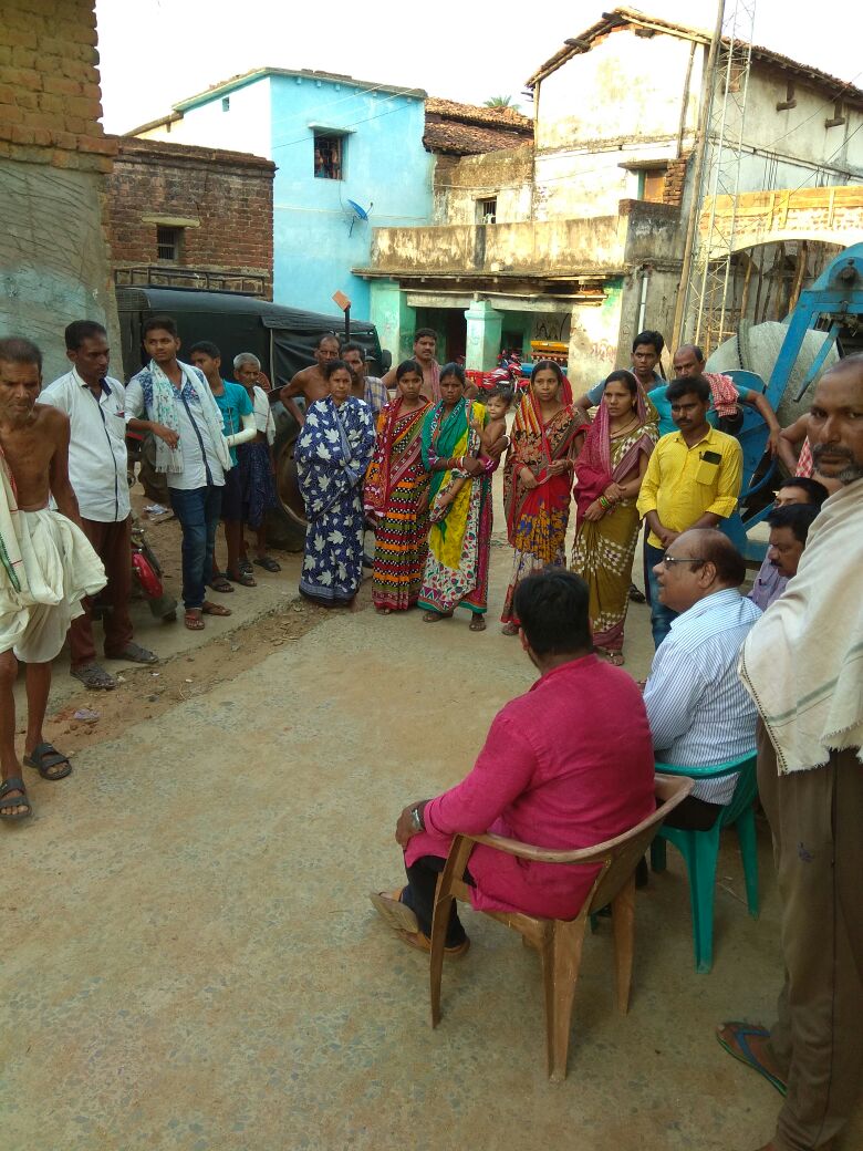 Mr Sanjay Bhirud, PMC, MODWS interacting with beneficiaries from Kesaipali village, Agalpur block to understand the impact created by SBM(G) at grassroot level #ZSBP #SwachhBharat <a href="/swachhbharat/">Swachh Bharat Mission - Grameen</a> <a href="/sbmodisha/">SBMODISHA</a> @odisha_zsbp <a href="/paramiyer/">Parameshwar Iyer</a> <a href="/DivyangWaghela/">Divyang</a> <a href="/roopamishra77/">Roopa Mishra</a> <a href="/PRDeptOdisha/">Panchayati Raj and Drinking Water Department</a>