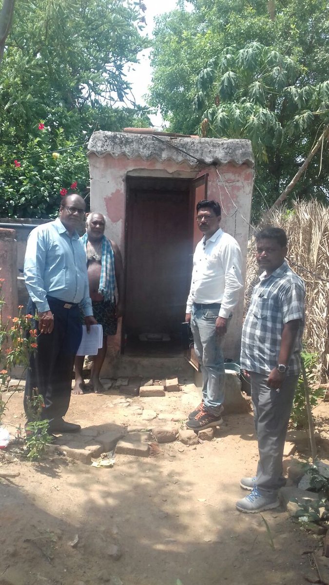 SwachhBalangir's tweet photo. Mr Sanjay Bhirud, PMC, MODWS monitoring the quality and sustainability of toilets constructed in Bhudabahal village, Saintala block. #zsbp #SwachhBharat @swachhbharat @sbmodisha @odisha_zsbp @paramiyer @DivyangWaghela @roopamishra77 @PRDeptOdisha https://t.co/LipEM3eheJ