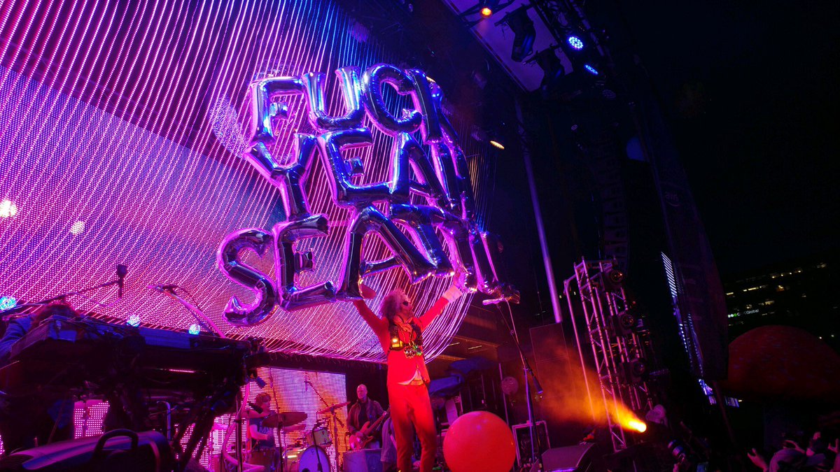 notmarcocollins's tweet photo. #fuckyeahseattle @theflaminglips at @UpstreamFest!! #upstreamfest https://t.co/kuN8Cvcmwq