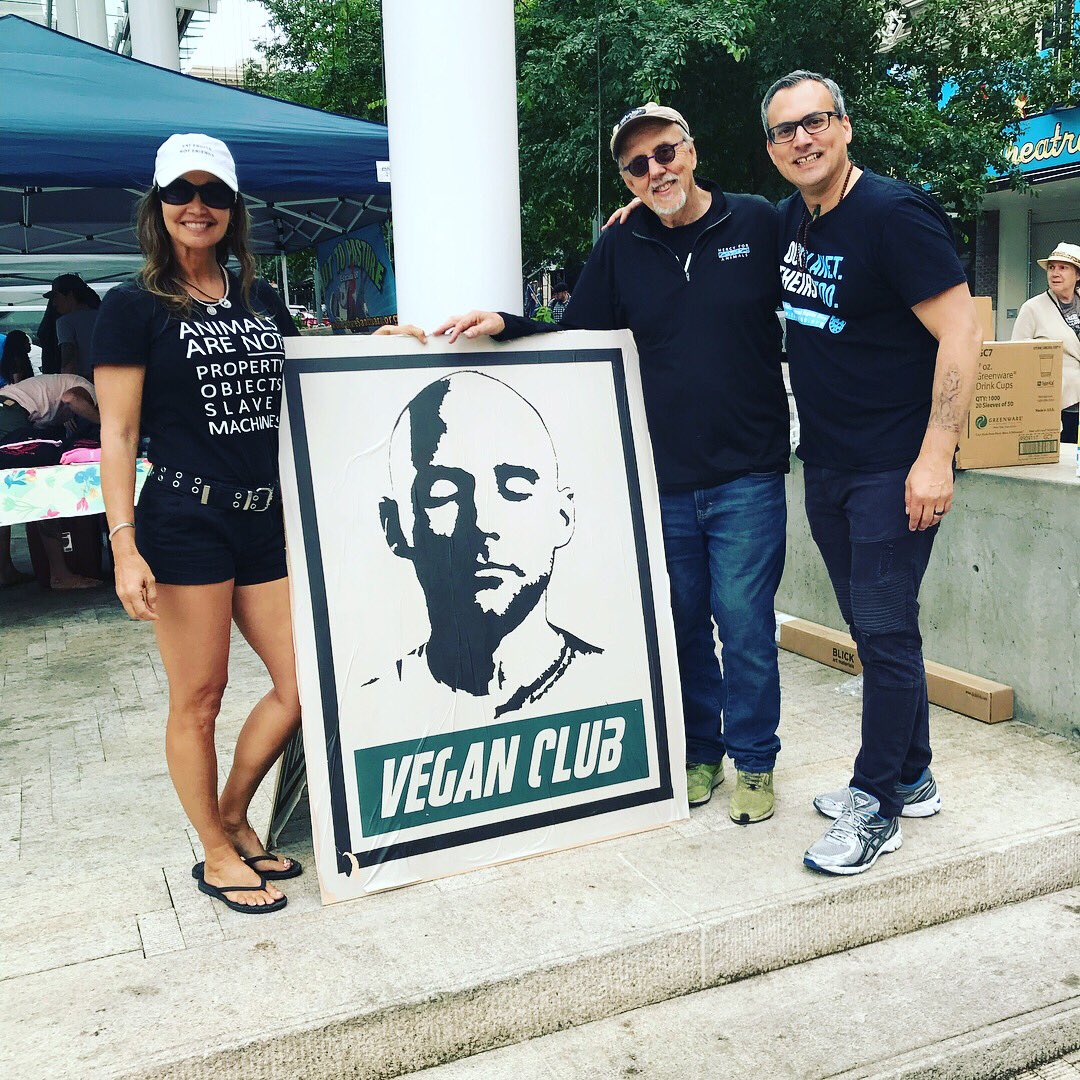 Inspira77394961's tweet photo. @maggiesmumbles thank you for the RT!! A few shots from yesterday. @earthling_ed @Tofurky @thelittleidiot @lefouiam @bukowski33 #NARD2018 ##NARD2018Pdx https://t.co/g88CFuhDX7