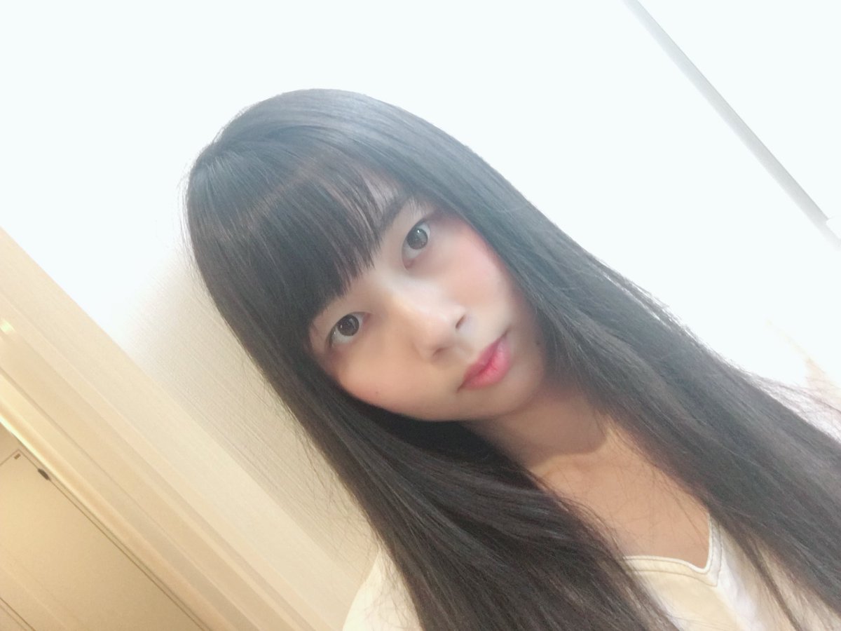 兼松 茜 Pa Twitter 髪切りました めっちゃバッサリです 何センチぐらい切ったのかな わかりません ビフォーアフターです O O イメチェン ショート 美容院