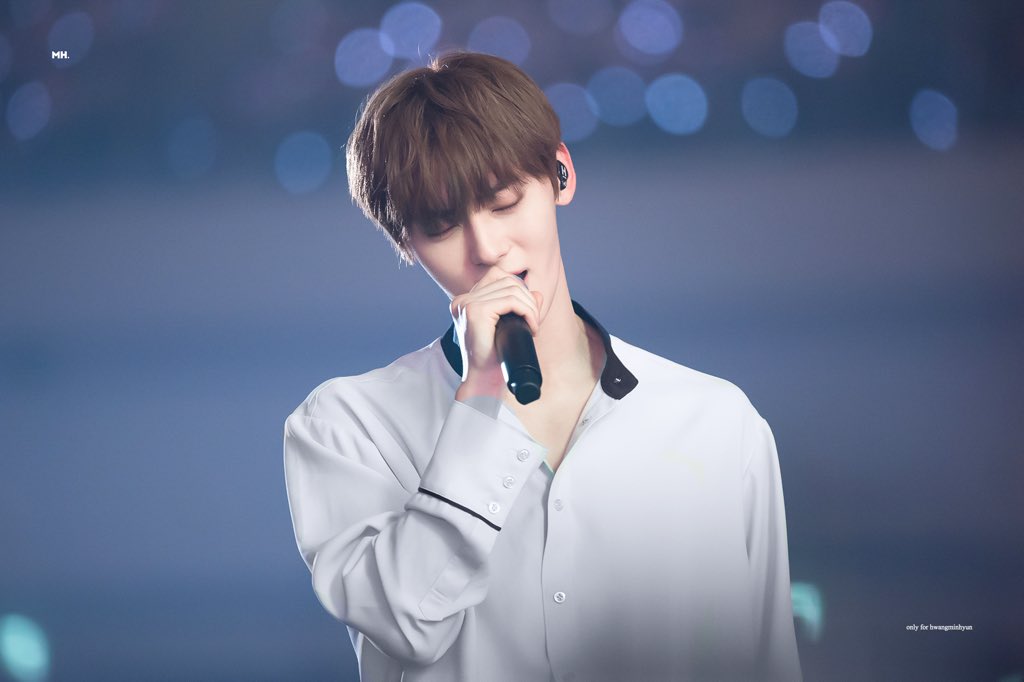 myheaven0809's tweet photo. 180602 ONE : THE WORLD IN SEOUL 원더월드 
세상에서 제일 사랑하는 노래하는 민현이💜💙

#황민현 #민현 #MINHYUN #hwangminhyun https://t.co/kDHcbf13GF