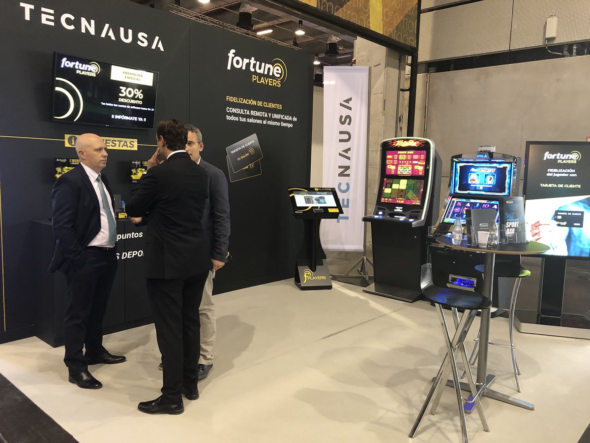 TecnausaRec's tweet image. Disfrutando en #Expojoc en Valencia con un stand impresionante! Te esperamos en el C22 y C24