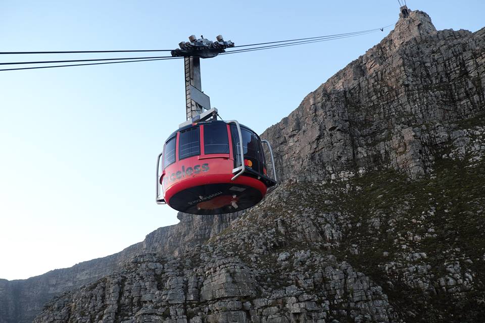 TableMountainCa's tweet photo. #WorldEnvironmentDay2018 fact: Installing soda fountains and beer on tap in the #TableMountain Café has resulted in a drastic reduction in the use of glass, soft drink cans and plastic bottles.All soft drinks from the soda fountain and the beer on tap are sold in recyclable  cups https://t.co/5rUhpOIsb3