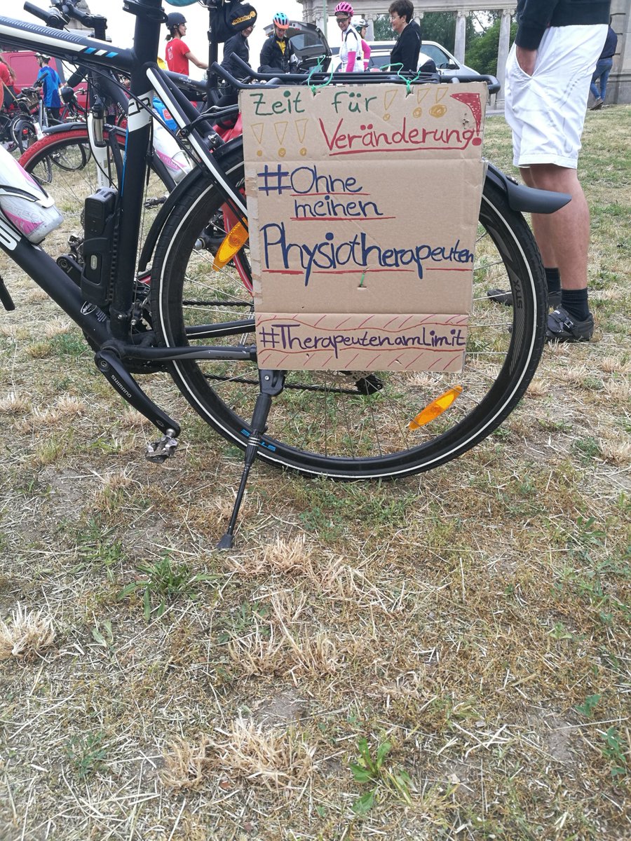 physiodesi's tweet photo. #therapeutenamlimit 
#tourdespahn 
#ohnemeinenphysiotherpeuten https://t.co/WGOEUkLnzF