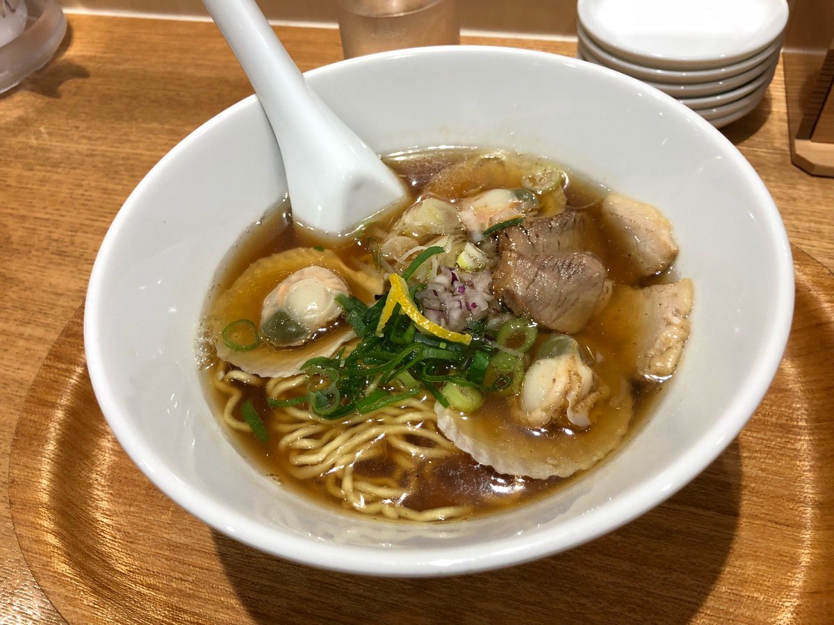 Bluesyasとし ブルース در توییتر フレンチシェフの作るラーメン くろすの新作 鶏ホタテ醤油ラーメン食べてまいりました 食いしん坊がかり くろす ラーメン 奈良 フレンチシェフ ホタテ 新作 フレンチシェフのラーメンくろす In 大和高田市 奈良県