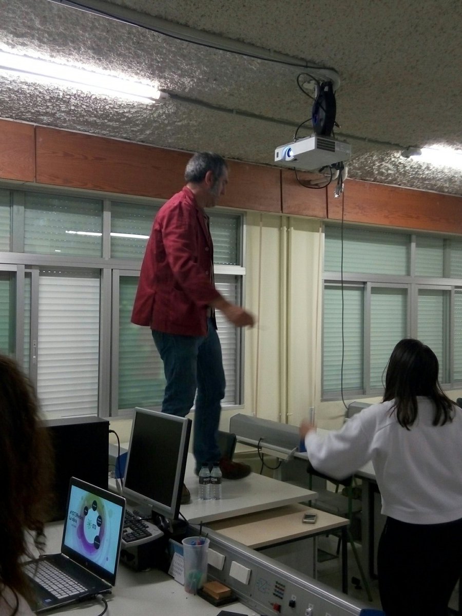 ST3_Mendizabala's tweet photo. #1ST3redes resueltos los problemas de ultima hora comenzamos. @MendizabalaFP #fotosmendizabala https://t.co/itbnxFmTrd