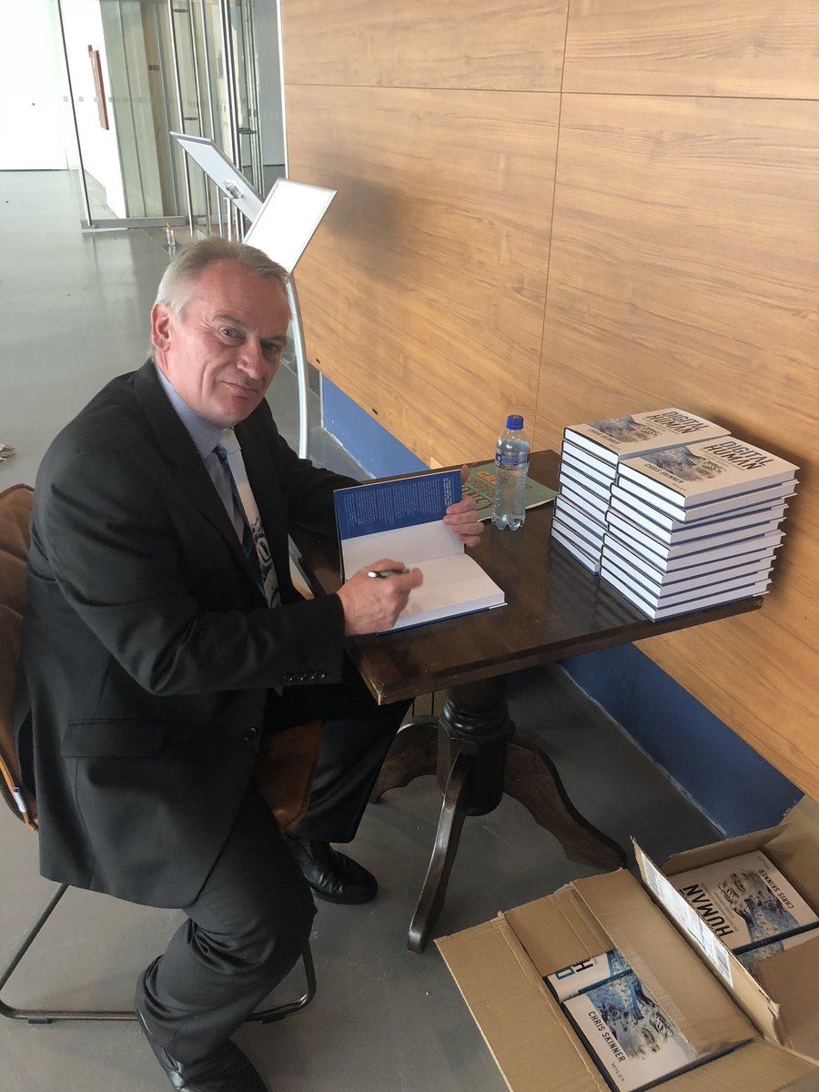 Chris_Skinner's tweet photo. This is becoming a habit #MONEY2020EU #Money2020 #digitalhuman https://t.co/8cm8loHD34
