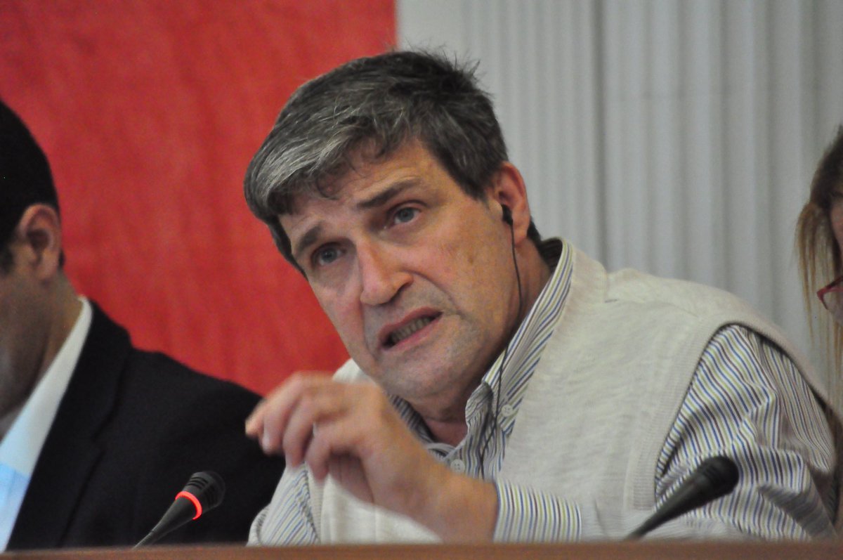 Nuestro concejal, Javier Doreste Zamora, expone el PEPRI Vegueta Triana en el pleno municipal celebrado en el día de hoy.